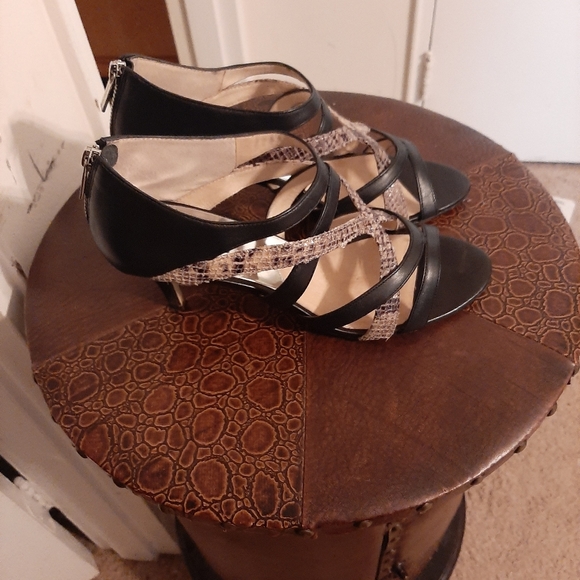 Michael kors heels - Picture 6 of 7